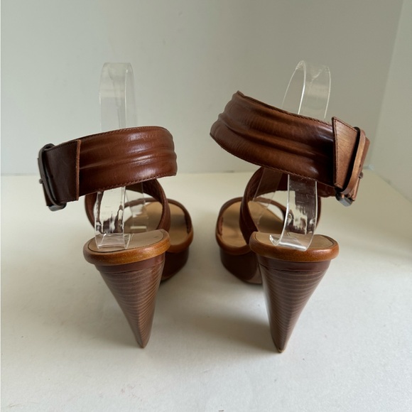 Max Studio Umeko Heel. Size 8.5 - Picture 9 of 10